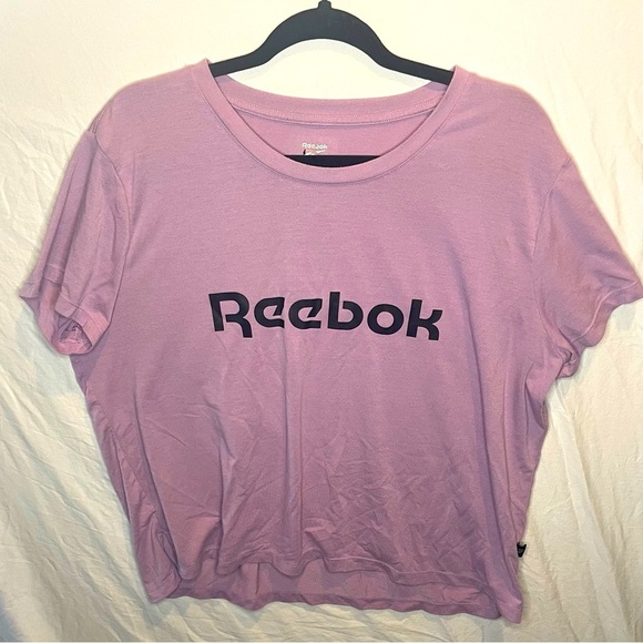 Reebok Tops - Reebok XL Women's Lavender Athletic Shirt PRELOVED